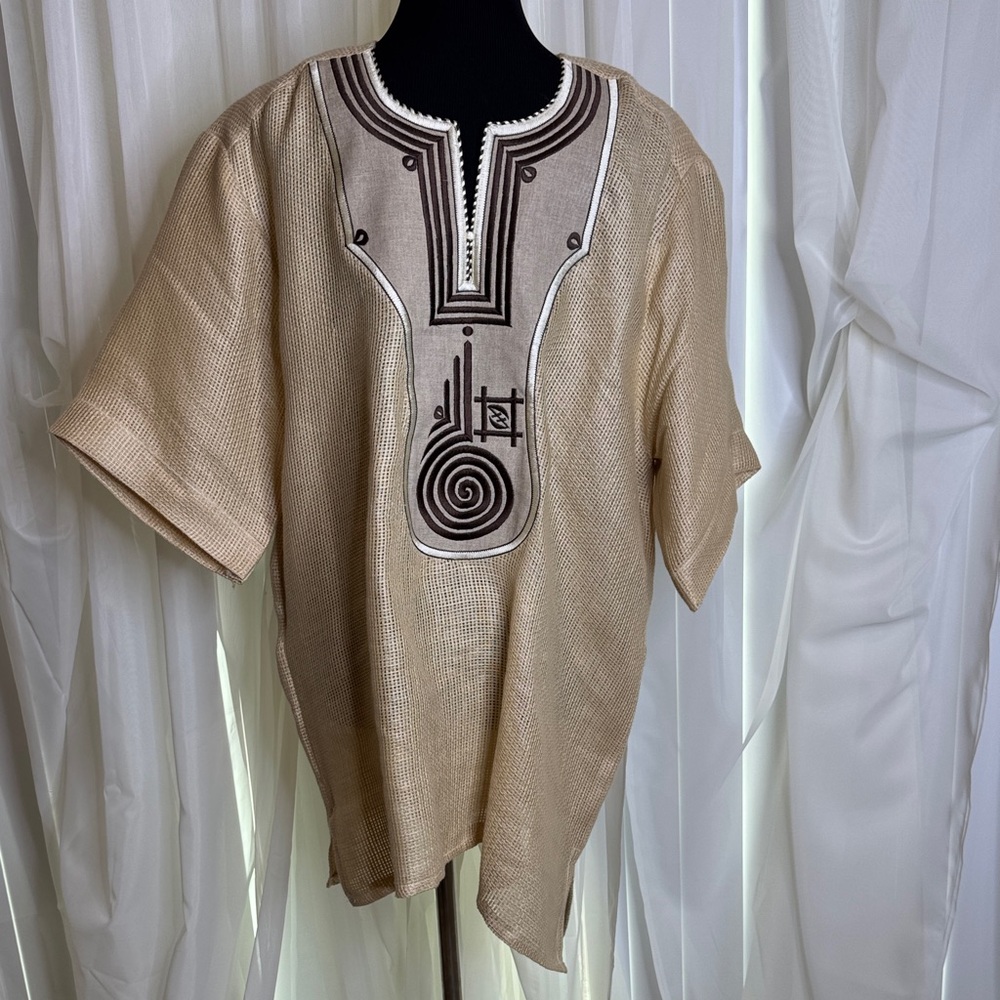 Men's Beige Dev Ev’ African Dashiki Shirt, size L
